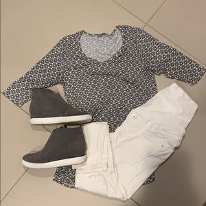 3/4 sleeved maternity shirt